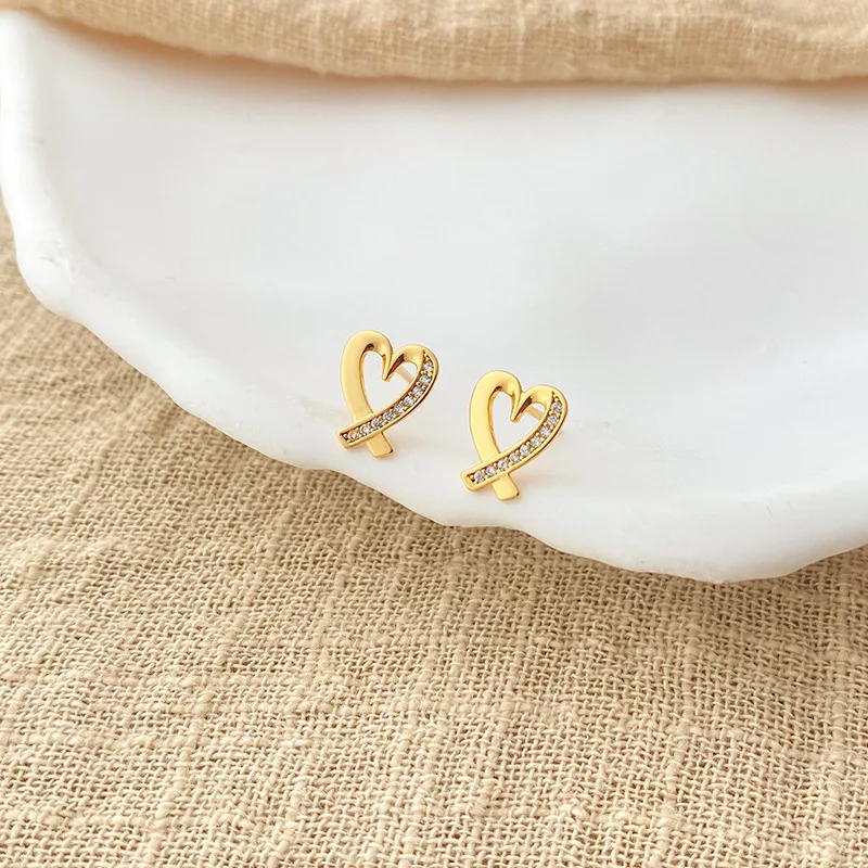Heart-shaped Stud Earring